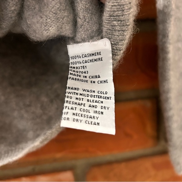 InCashmere Gray 100% Cashmere Women's Sweater - Picture 3 of 4